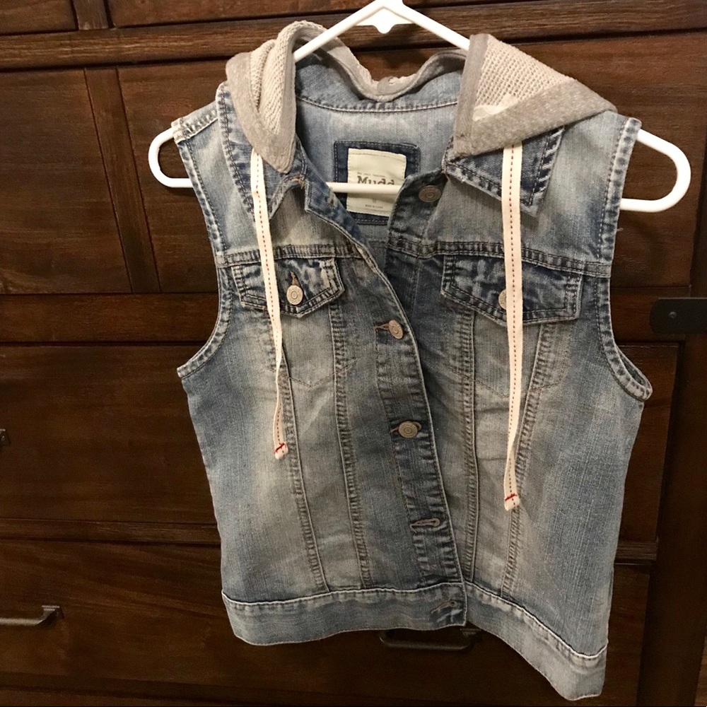 Women’s Mudd (M) sleeveless hoodie jean jacket💙